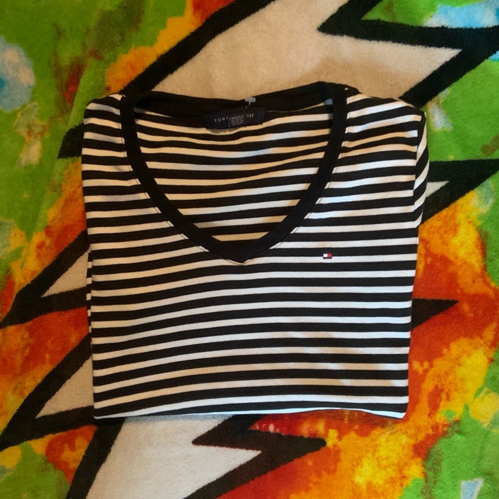 Tommy Hilfiger Tee Women’s X-small.